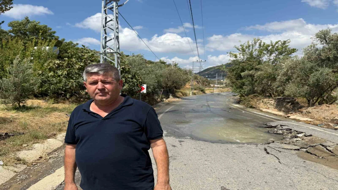 Gazipaşada DSİye ait su borusu patladı, yol kullanılamaz hale geldi