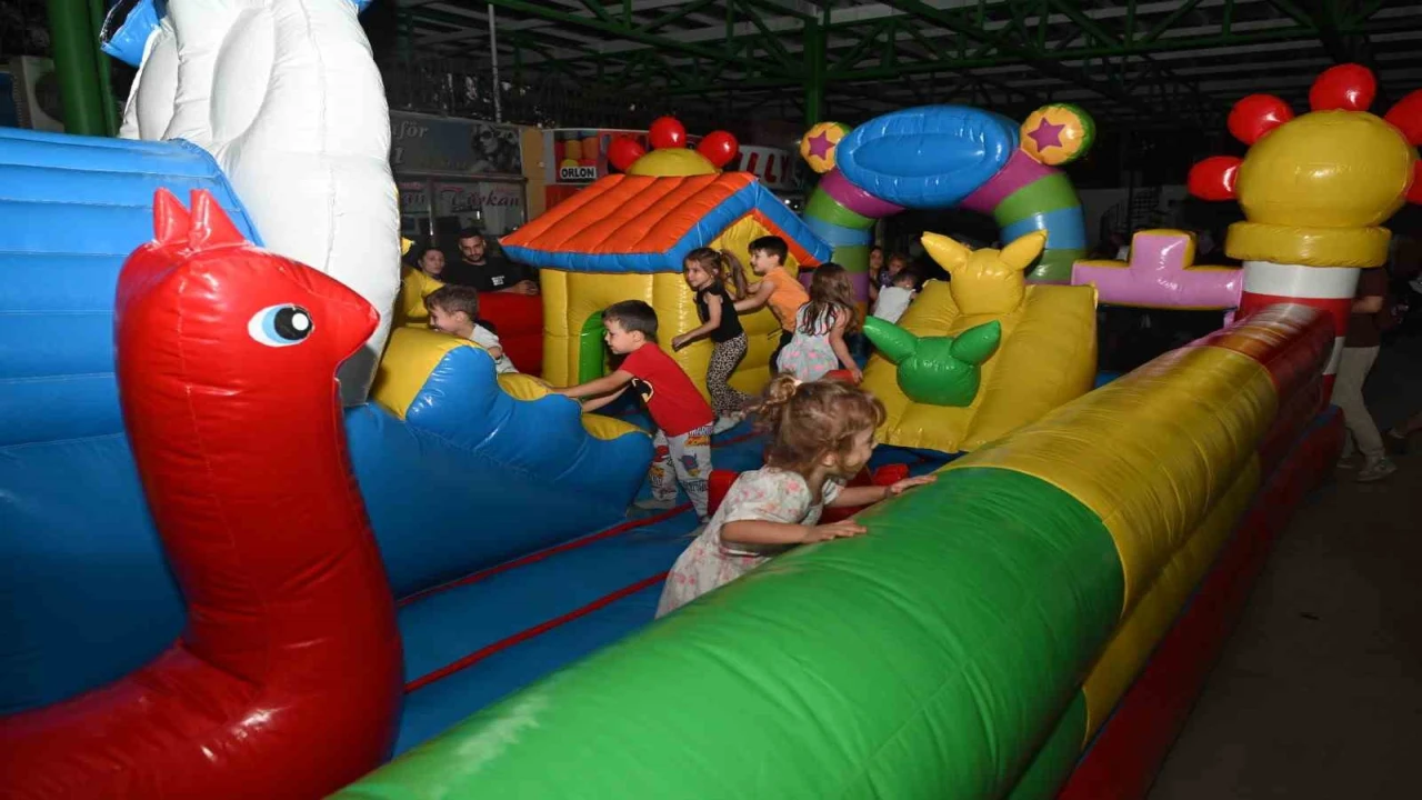 Halıkentte yaz akşamı sinema keyfi