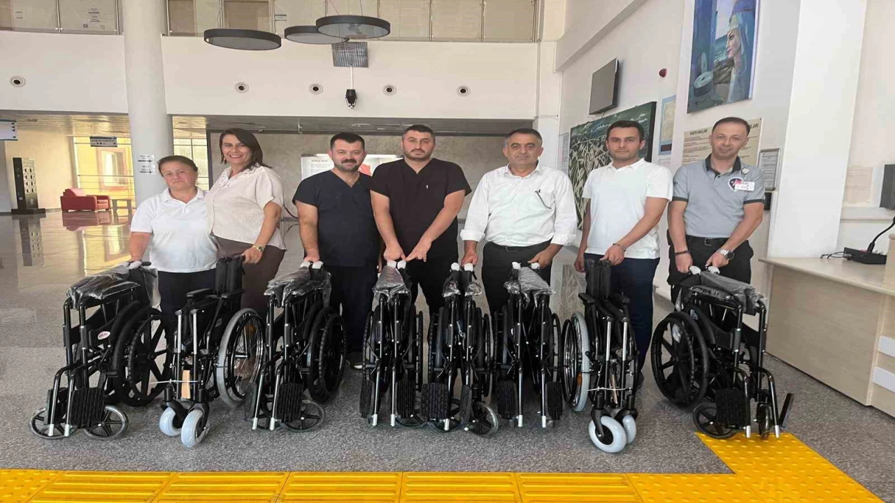 Hayırsever aileden 8 adet tekerlekli sandalye desteği