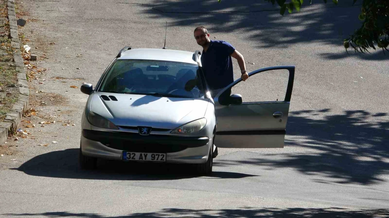 Ispartada yokuş yukarı giden otomobillerin sırrı çözüldü: Optik illüzyon