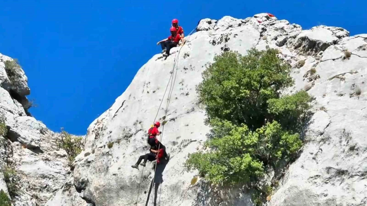 Ispartada Jandarmadan kayıp şahıs senaryosuna gerçeğini aratmayan tatbikat