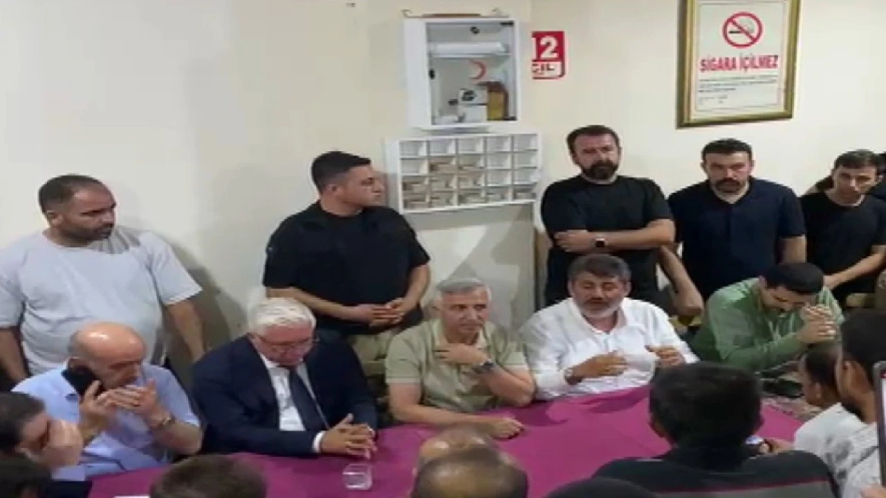 Kahramanmaraşın Pazarcık ilçesinde yol trafiğe açıldı