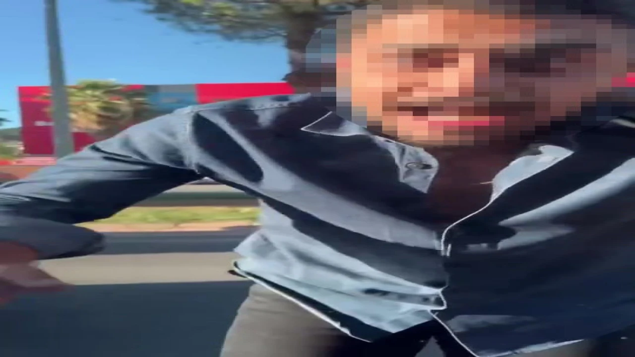 Kahramanmaraşta trafik kavgası: Aracın camını yumruklayıp kırdı