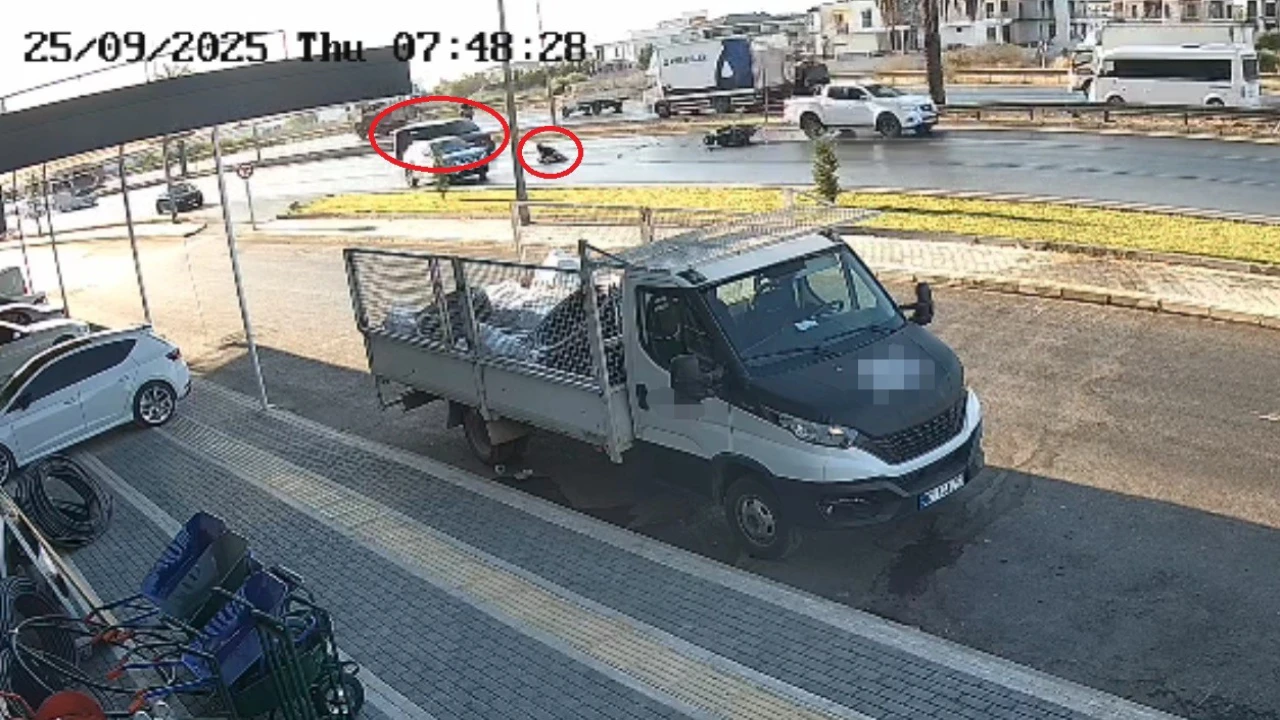 Kaza yapan motosikletlinin araç altında kalmaktan son anda kurtuluşu kamerada