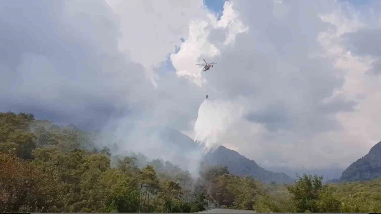 Kemerde ormanlık alanda çıkan yangın büyümeden kontrol altına alındı