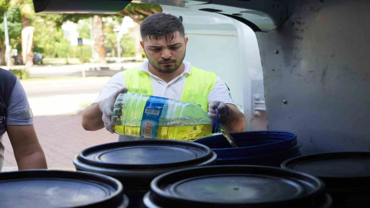 Konyaaltında atık yağlar geri dönüştürülüyor