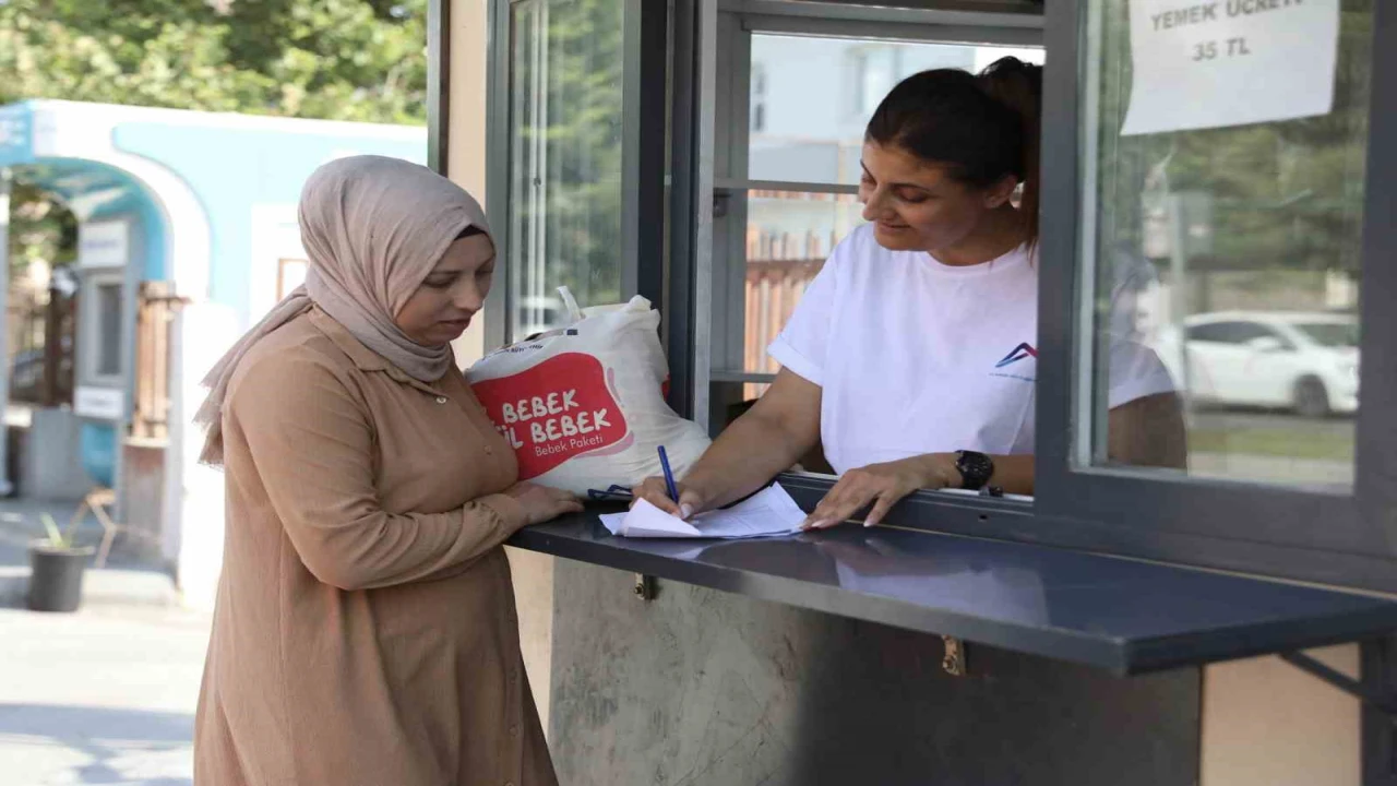 Mersinde El Bebek Gül Bebek projesi ile ailelere 53 bin 113 paket destek sağlandı