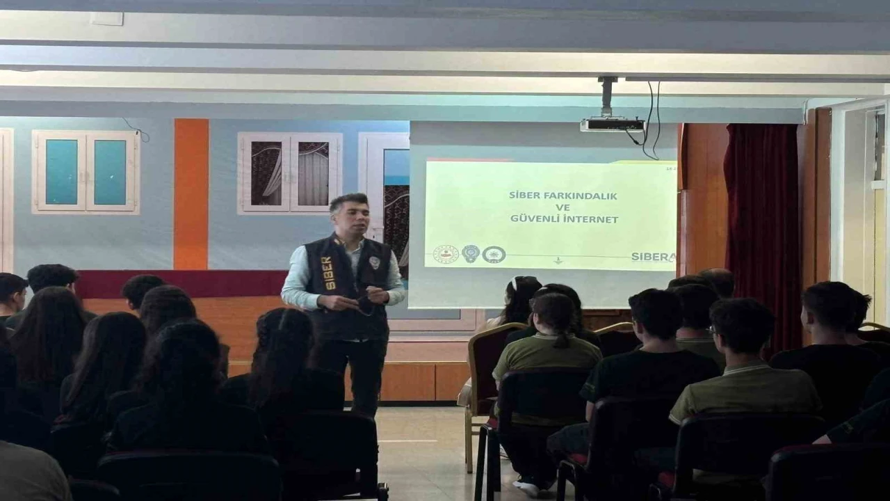 Mersinde öğrencilere siber güvenlik eğitimi