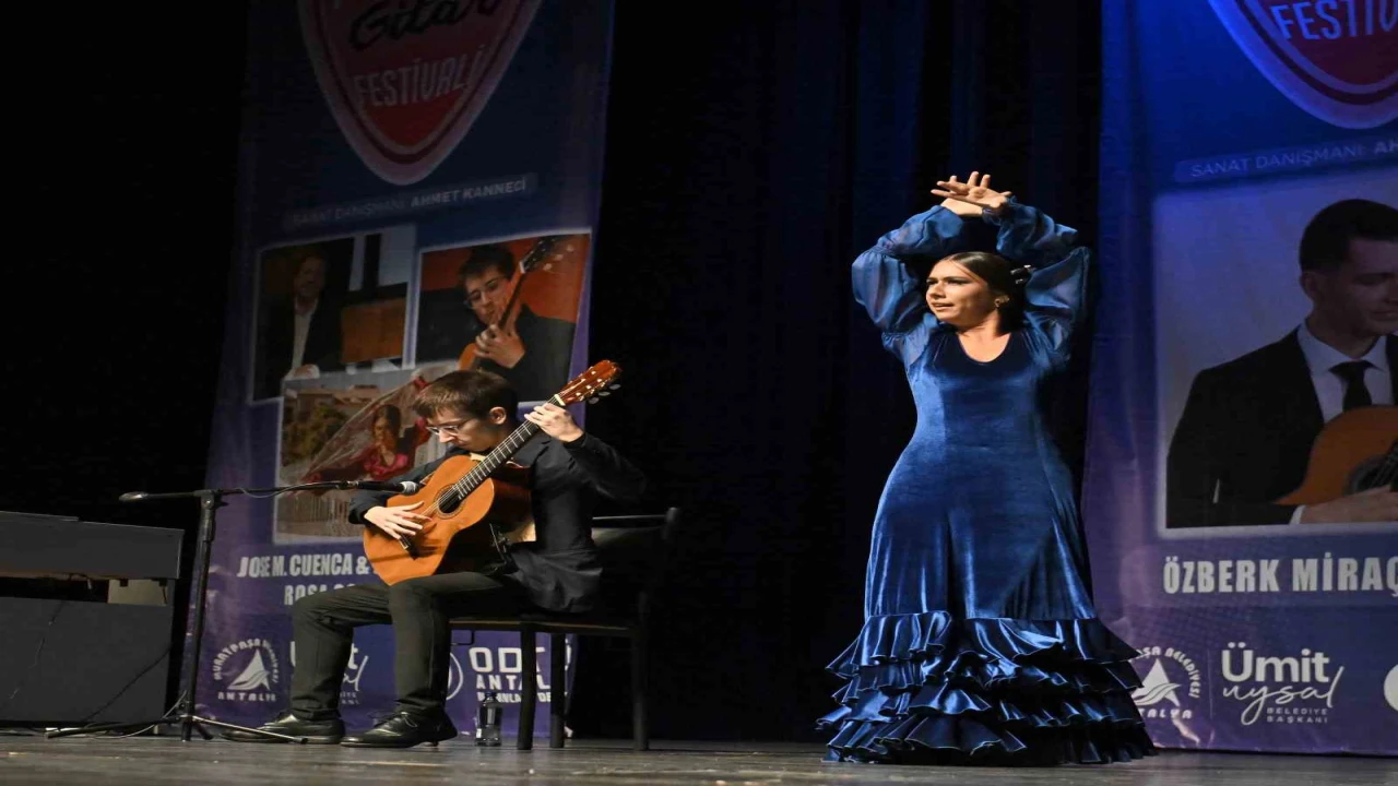 Muratpaşada gitarın büyüsü 14üncü kez sahneye taşındı