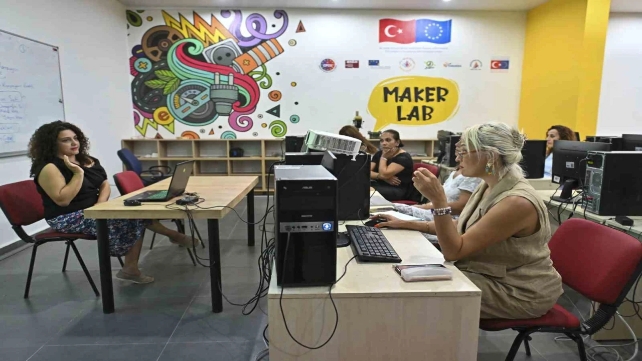 Muratpaşadan kadınlara dijital çağ eğitimi