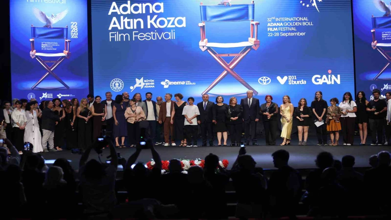 ‘O Da Bir Şey Mi Altın Kozaya damga vurdu: 8 ödül birden aldı