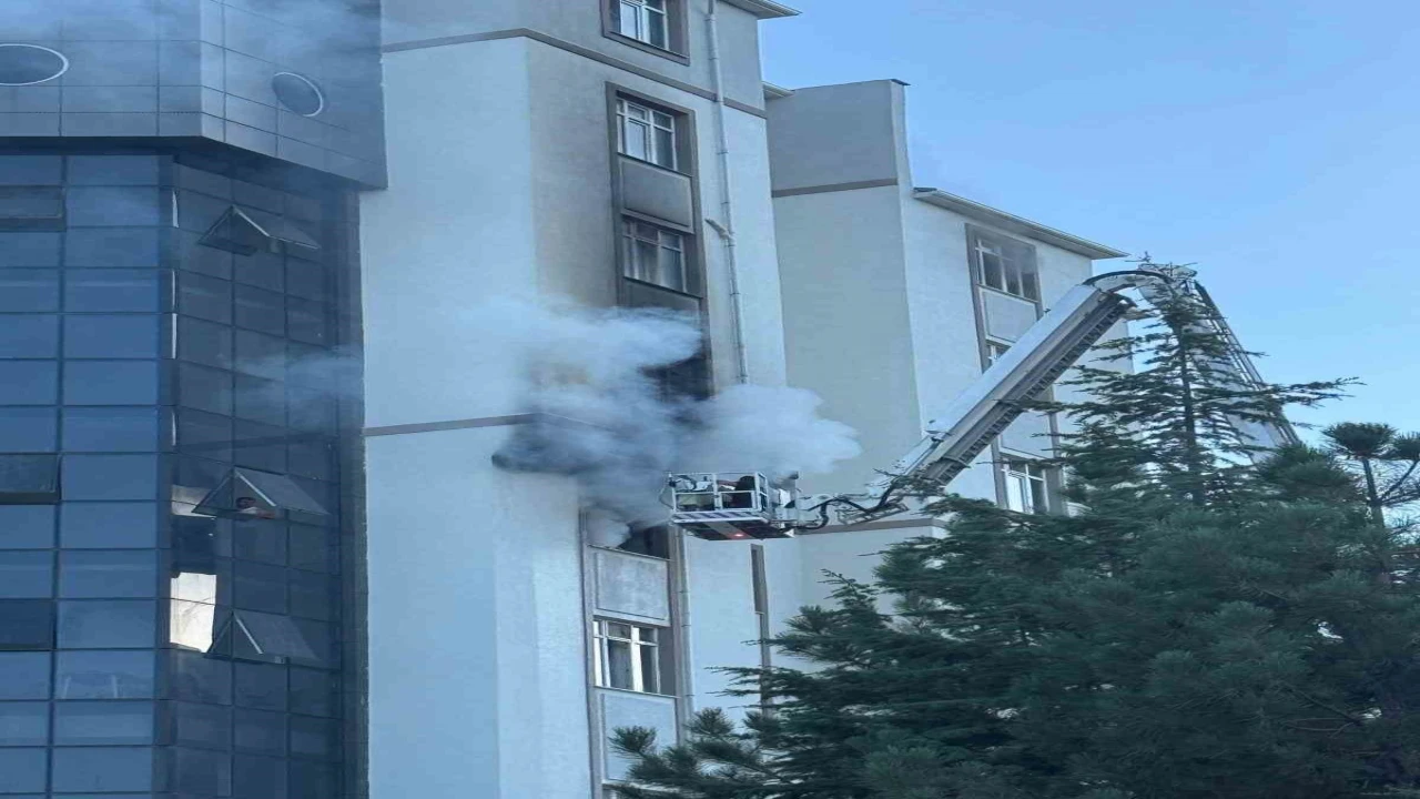 Öğrenci yurdunda yangın paniği