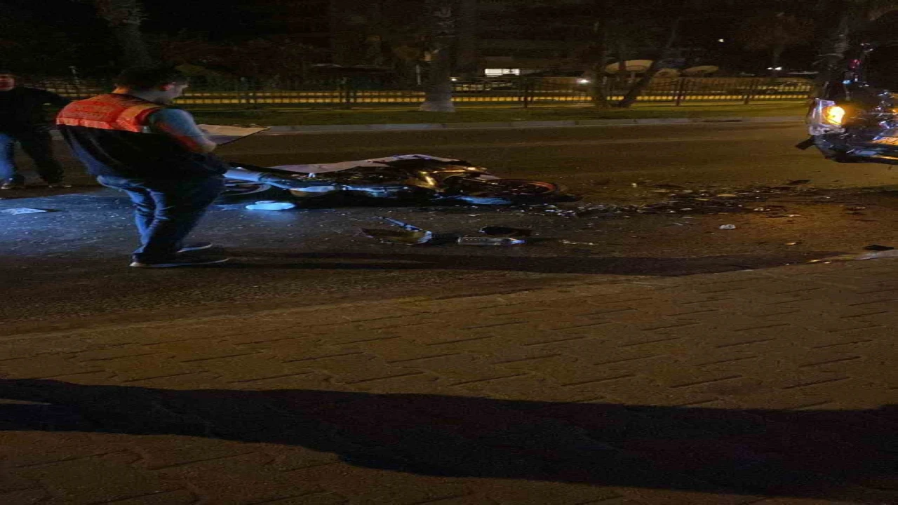 Otomobille çarpışan motosikletin sürücüsü hayatını kaybetti