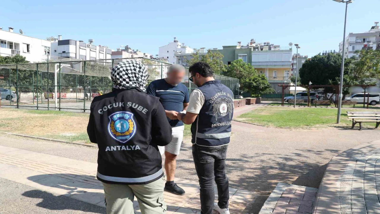 Polisten okul çevreleri ve servis araçlarında sıkı denetim