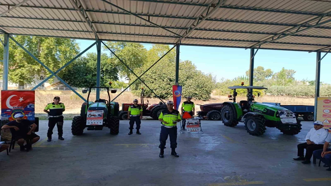 Serikte jandarmadan tarım aracı sürücülerine eğitim