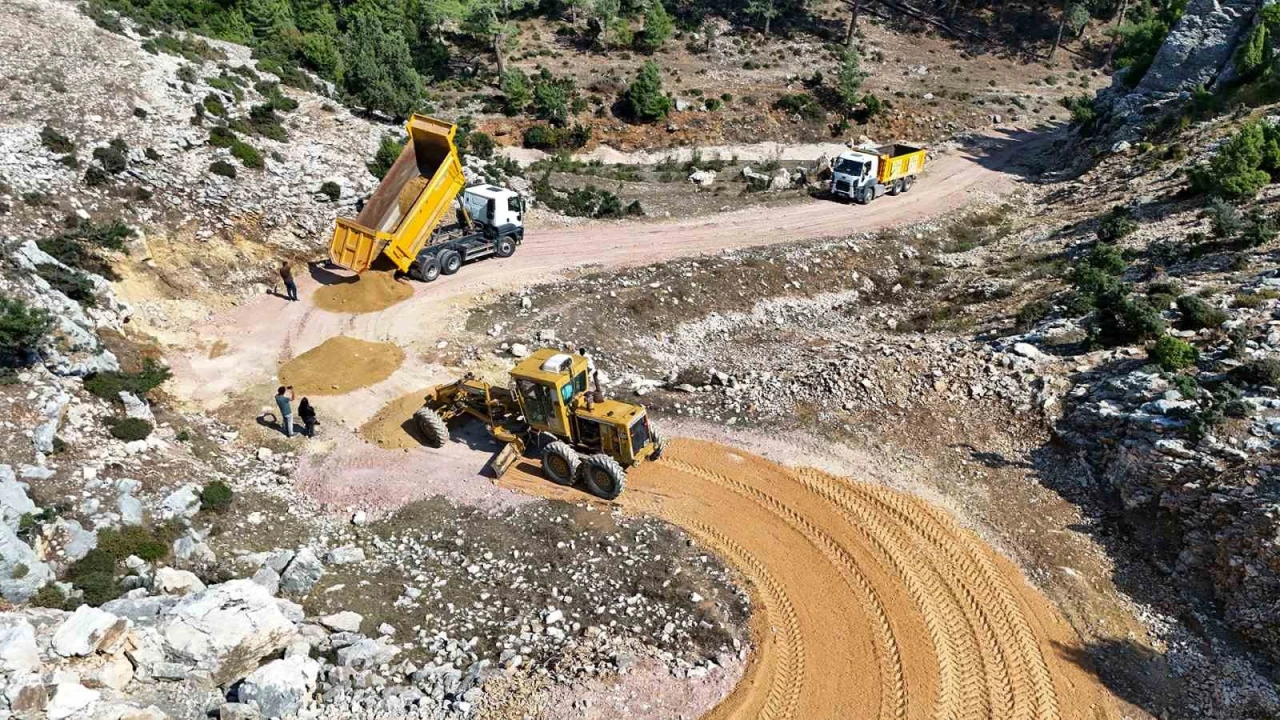 Tarsusta mahallelerin ulaşım sorunu çözülüyor