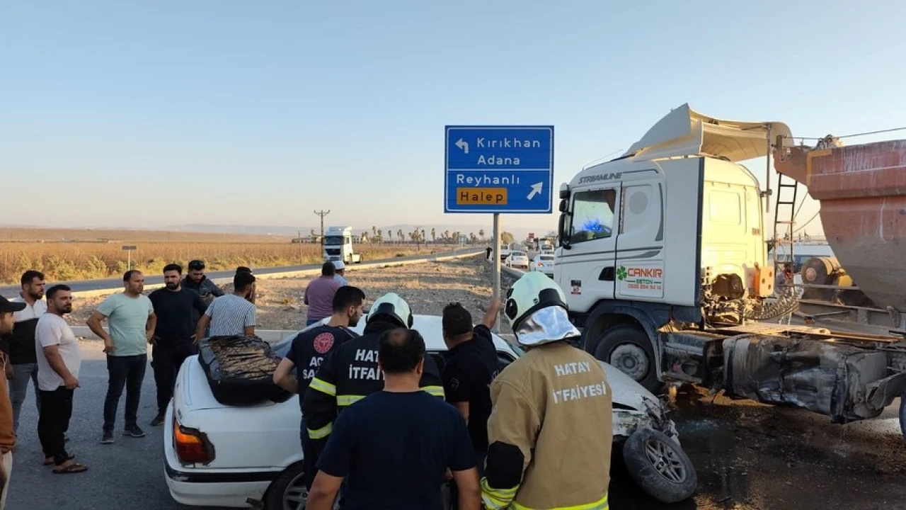 Tırla çarpışan otomobildeki 2 kişi yaralandı