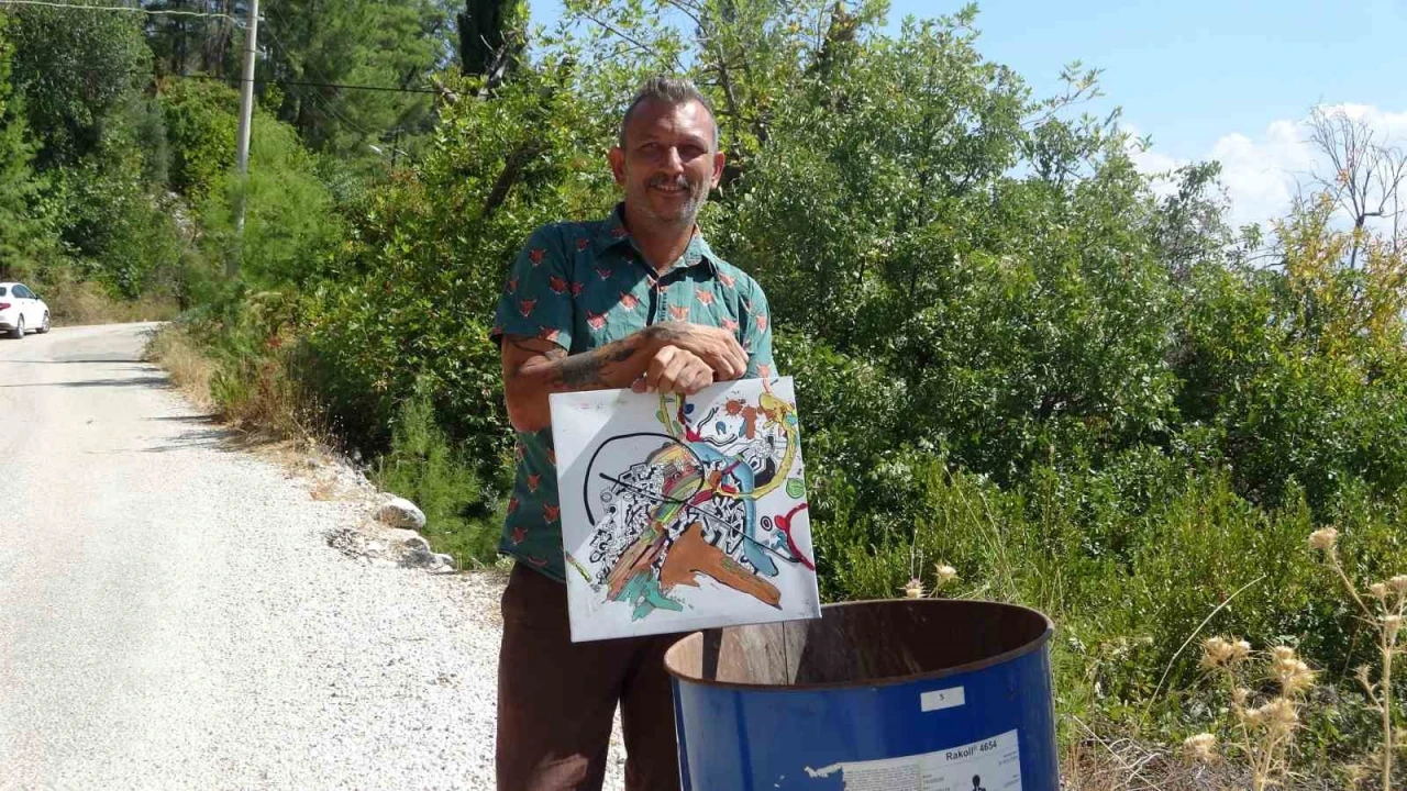 Yaptığı resimleri çöpe atıyor, koleksiyonerleri çöplük çöplük dolaştırıyor