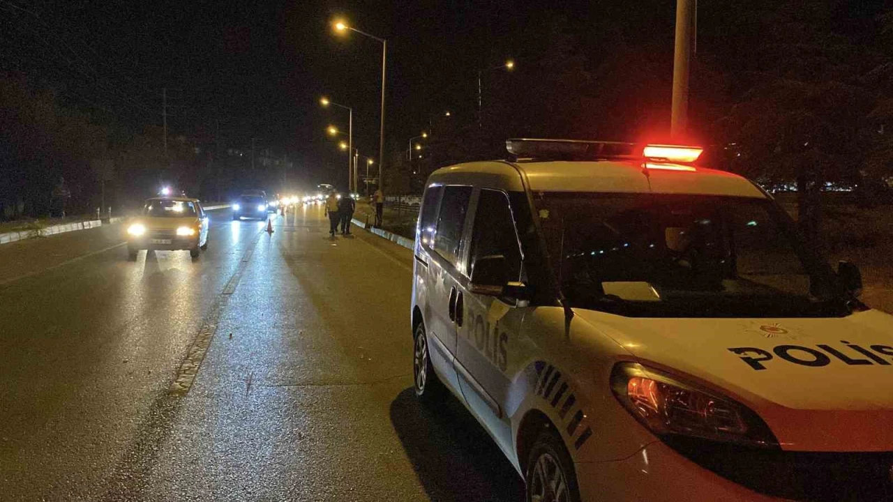 Yaya geçidinden karşıya geçerken otomobilin çarptığı kadın ağır yaralandı