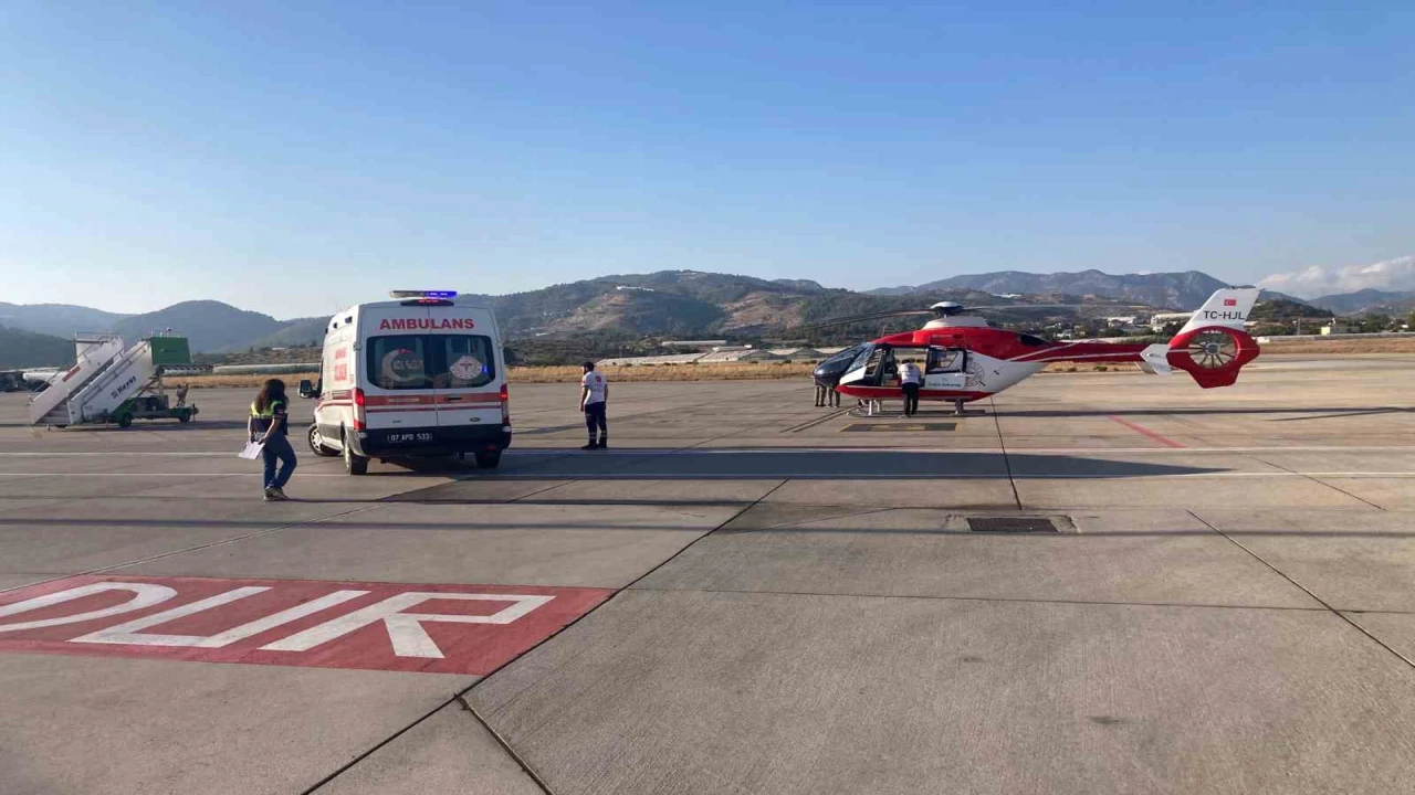 Zatürre teşhisi konulan bebek ambulans helikopterle sevk edildi