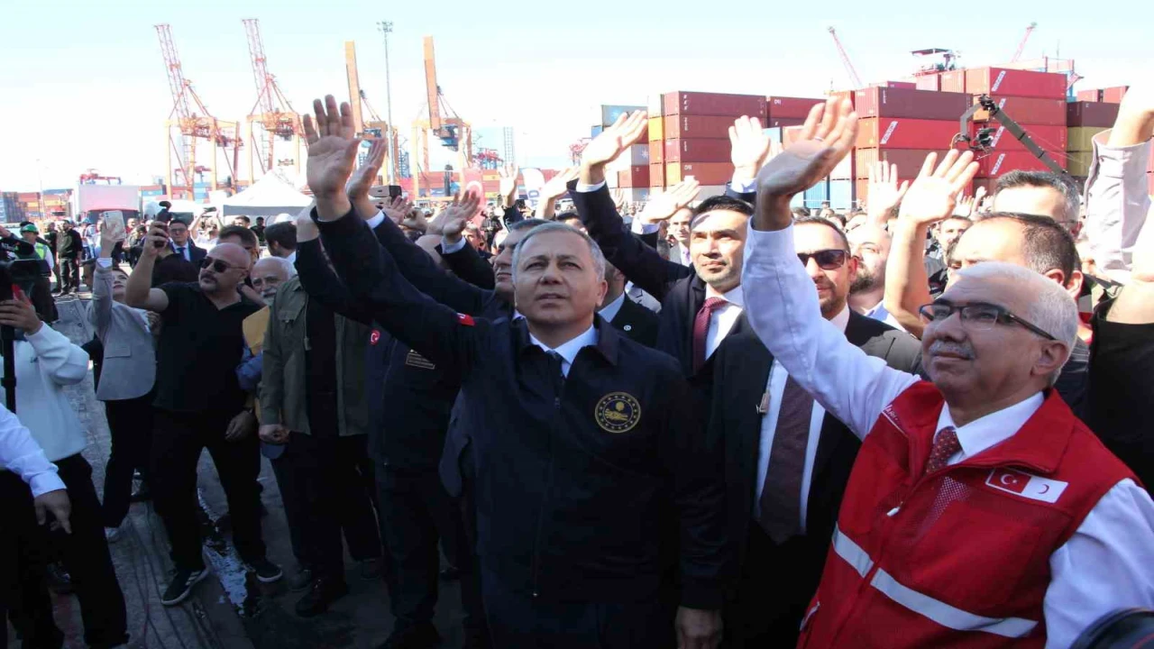 17. İyilik Gemisi, Bakan Yerlikayanın katıldığı törenle Gazzeye uğurlandı