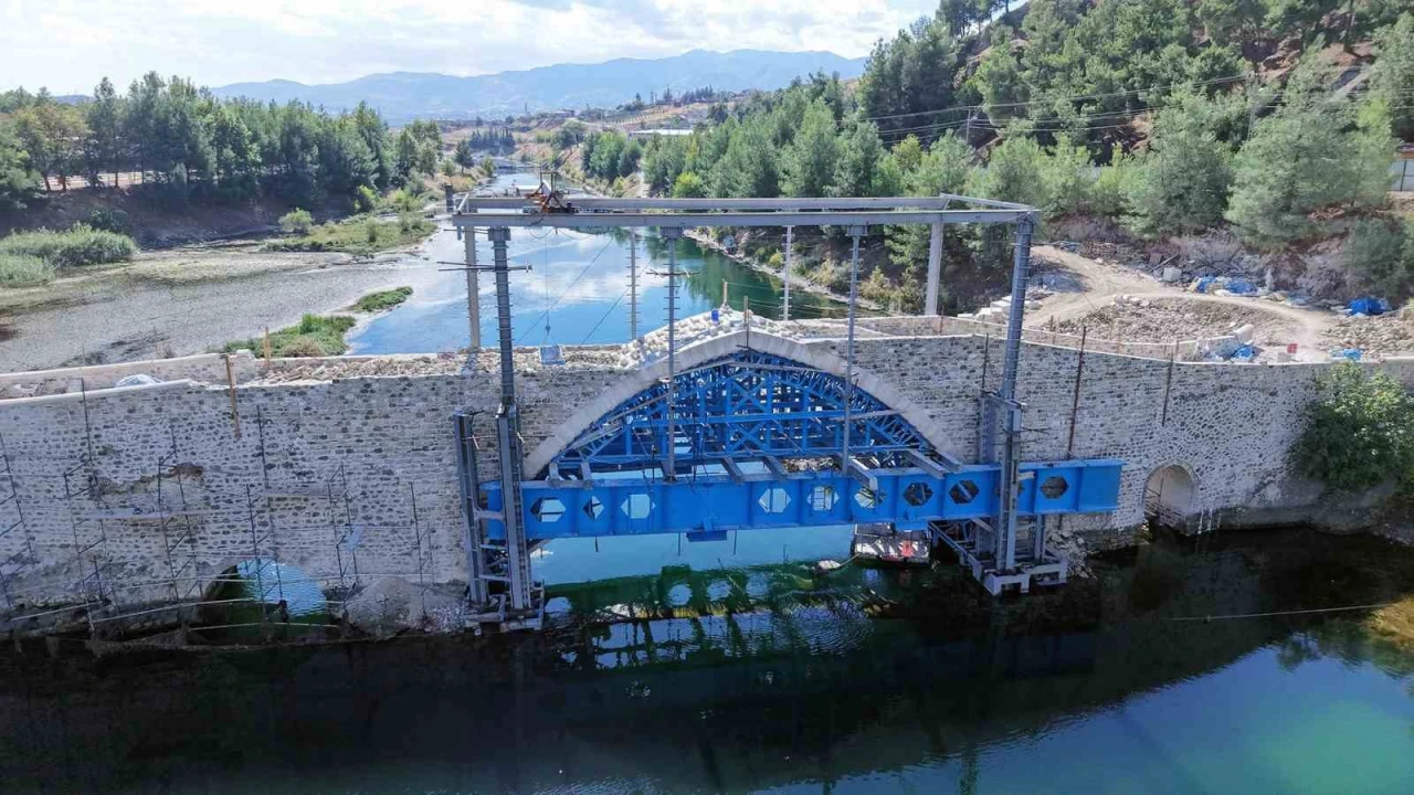 5 asırlık Ceyhan Köprüsünün restorasyonunda sona gelindi