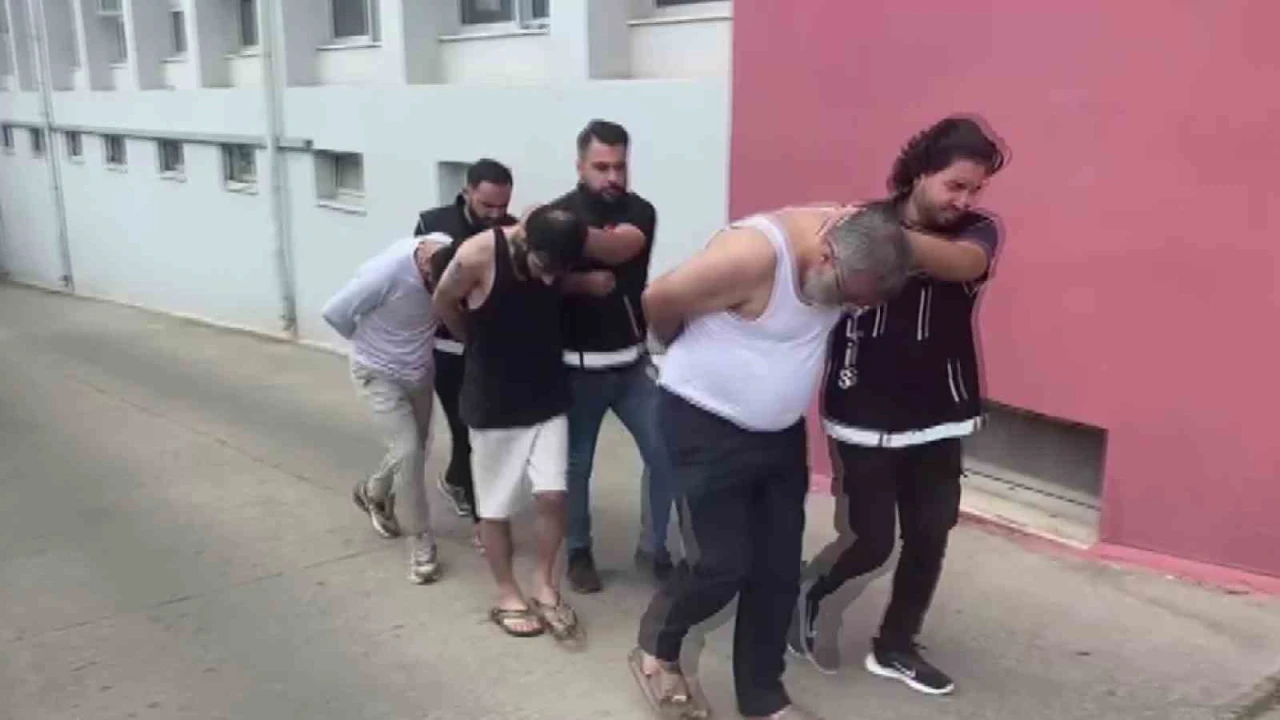 Adanada 4 kilo metamfetamin yakalattılar, Kahve içiyorduk savunması yaptılar