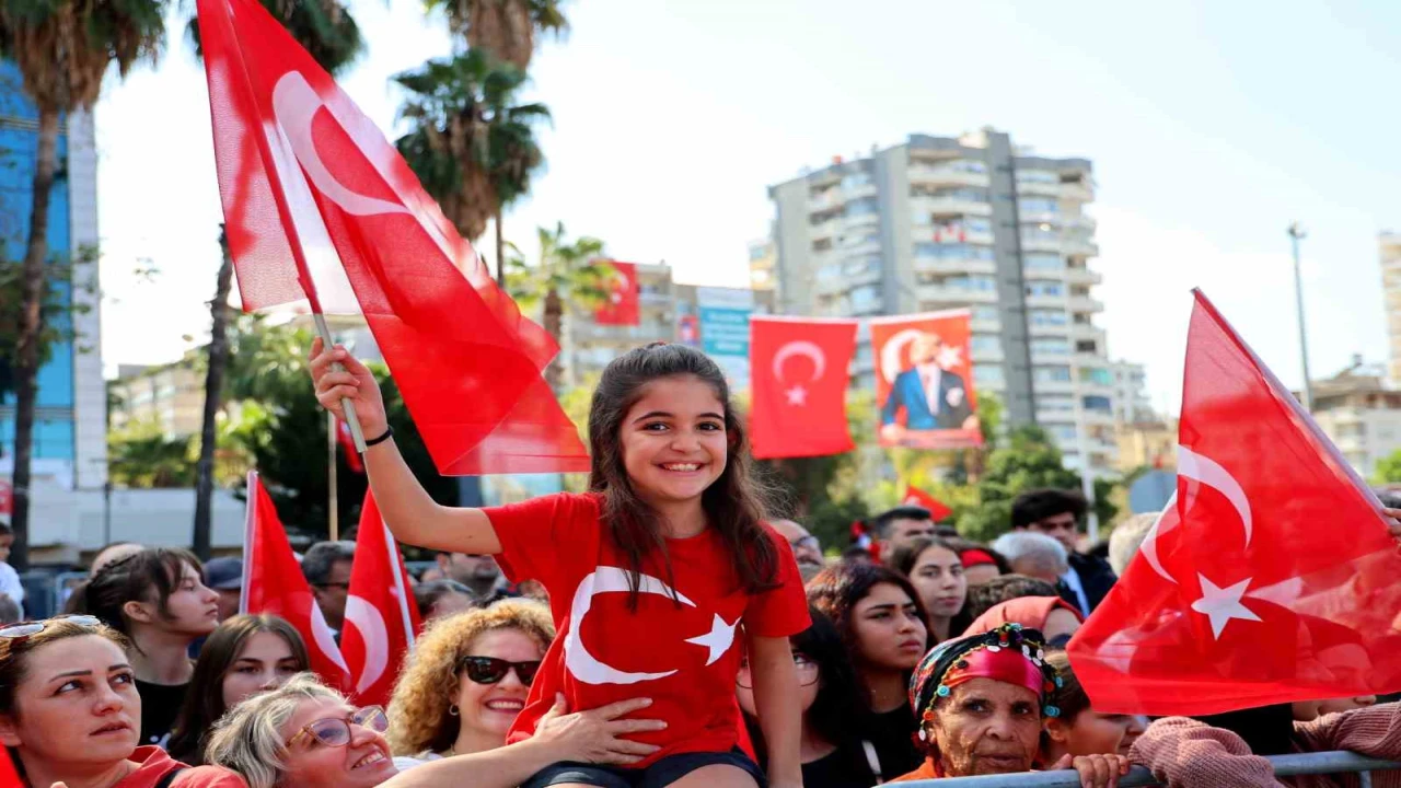 Adanada Cumhuriyetin 102. yılı coşkuyla kutlandı