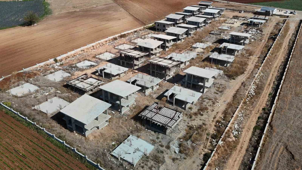 Adanada ev hayali kuran vatandaşlar mağdur oldu