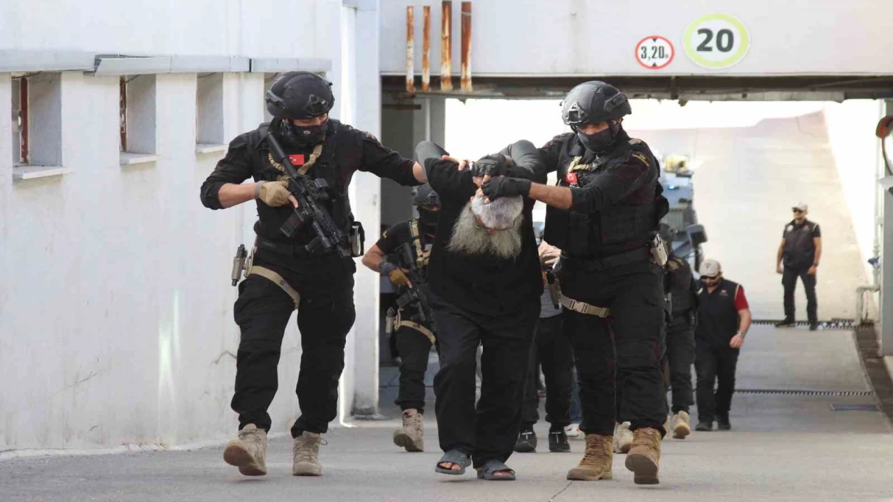 Adanadaki DEAŞ operasyonu: Sözde Türkiye emiri ile birlikte 6 şüpheli tutuklandı