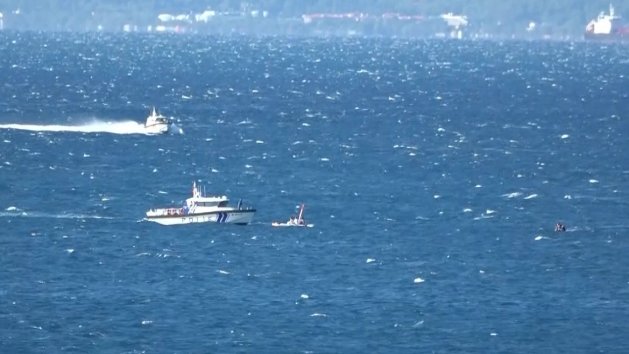 Akdenizde 19 SUP board yapan gençler rüzgarla 2 mil açığa sürüklendi