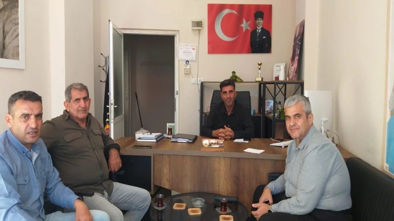 Akdenizde Muhtarlık İşleri Müdürlüğü, mahallelerin sorunlarını sahada dinliyor