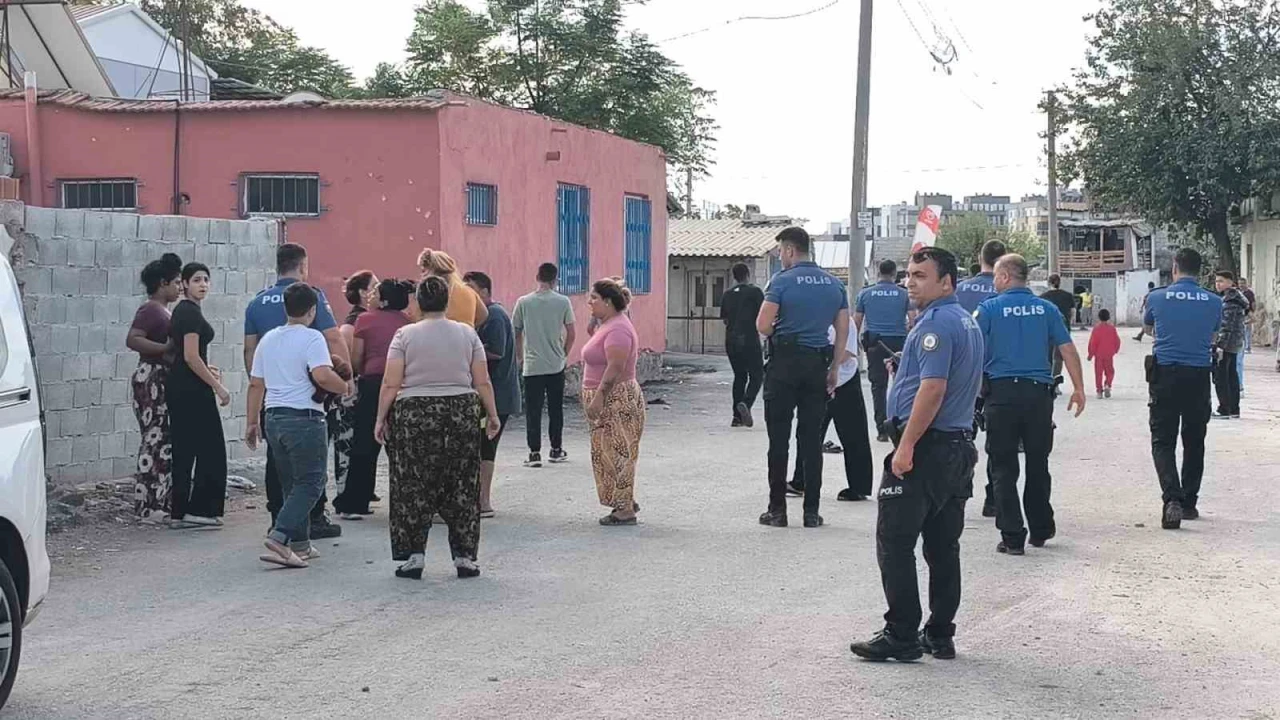 Akrabalar arasında tehlikeli araç kullanma tartışması silahlı kavgaya döndü: 2 yaralı