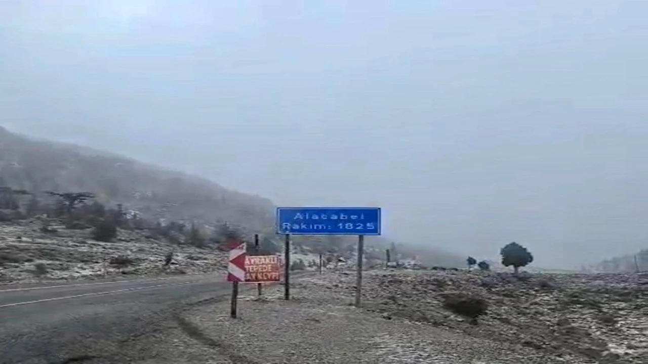 Alacabele yılın ilk karı yağdı