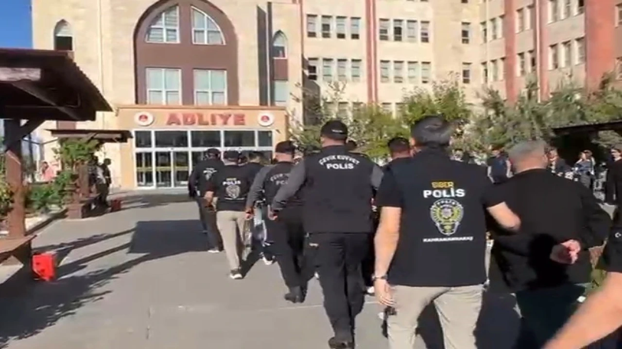 Alışveriş siteleri üzerinden 60 milyon TLlik vurguna 9 tutuklama