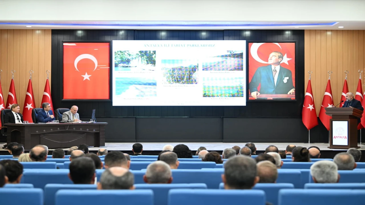 Antalyada 169 milyar 494 milyon TLlik 590 proje üzerinde çalışmalar sürüyor