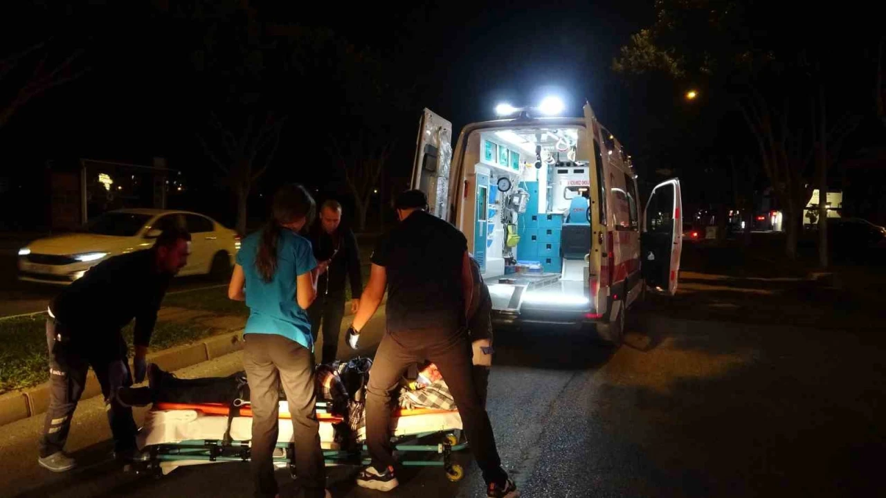 Antalyada halk otobüsünün çarptığı yaya yaralandı