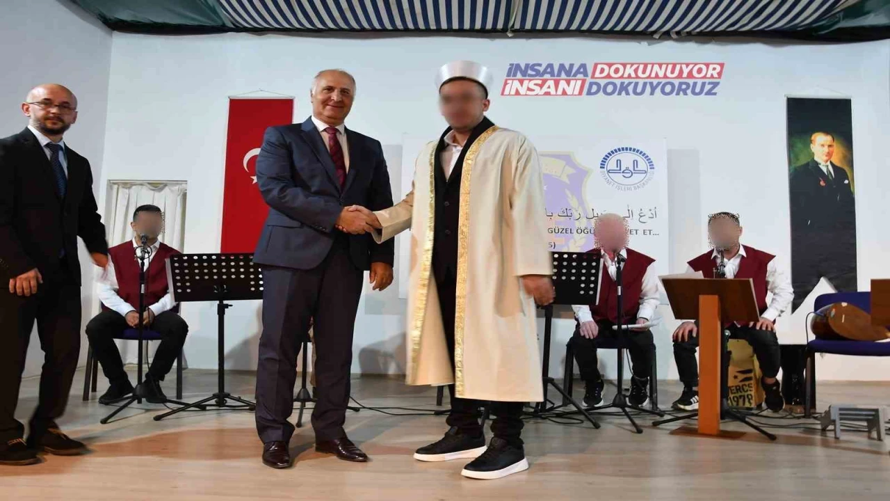 Antalyada hükümlü Kuran-ı Kerimi ezberleyerek hafız oldu