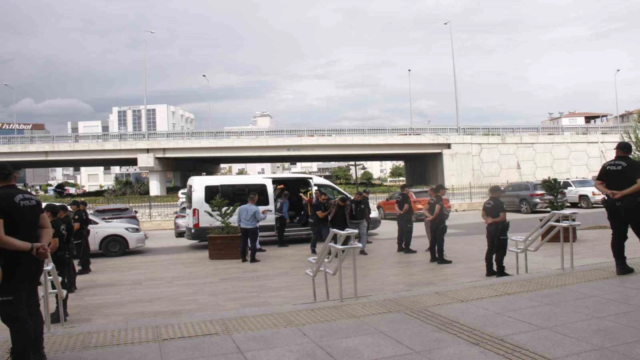 Antalyada iki kişinin öldüğü silahlı kavgaya ilişkin 6 tutuklama