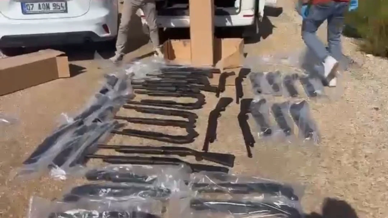 Antalyada jandarmadan silah kaçakçılarına operasyon: 4 tutuklama