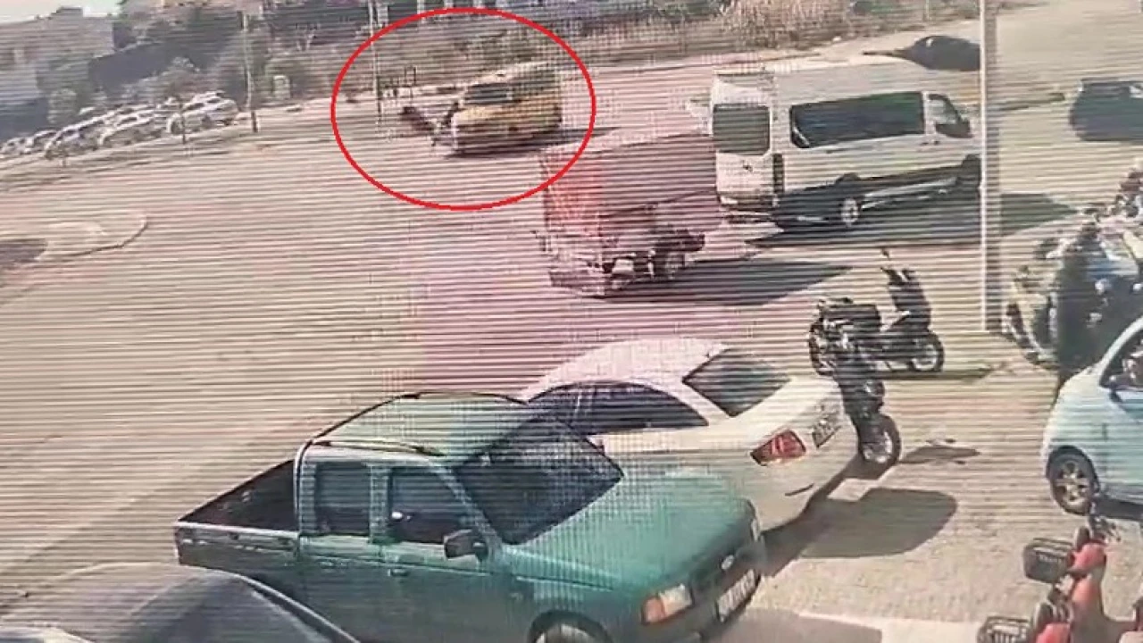 Antalyada taksi ile çarpışan motosikletli yaralandı