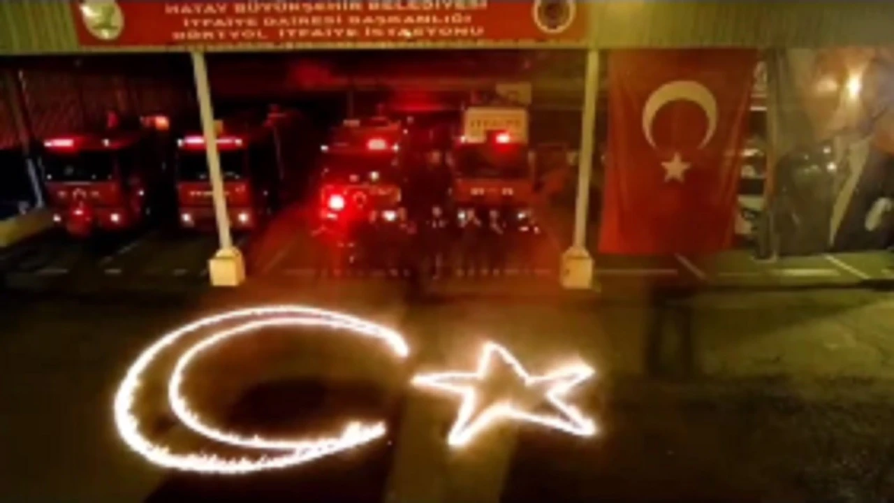 Ateş Savaşçıları 29 Ekimi alevlerle kutladılar