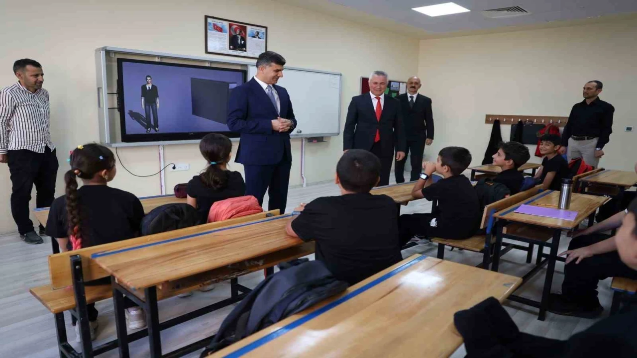 Başkan Vekili Şener: Eğitim, geleceğimizin en önemli yatırımıdır