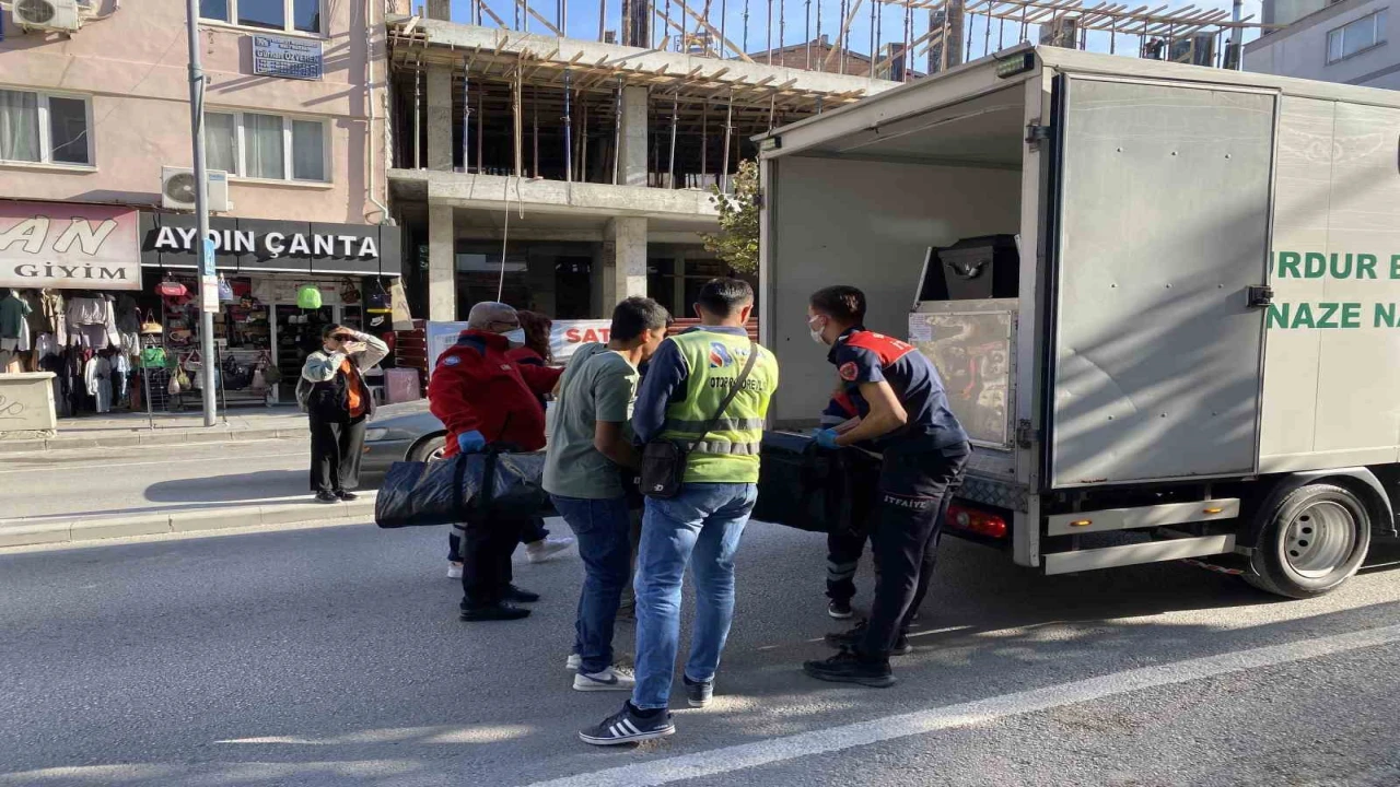 Burdurda bir şahıs otel odasında ölü bulundu