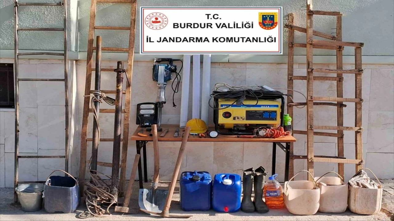 Burdurda kaçakçılık operasyonu: 12 gözaltı