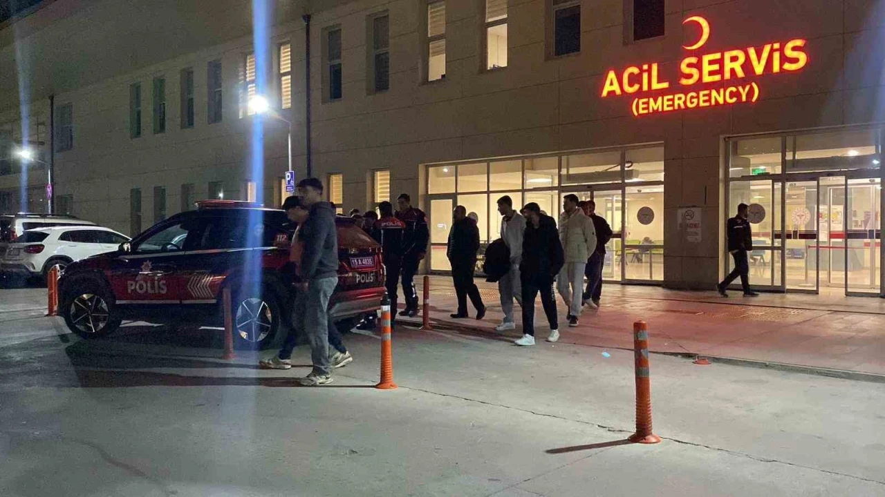 Burdurda yaklaşık 50 öğrenci zehirlenme şüphesiyle hastanelik oldu