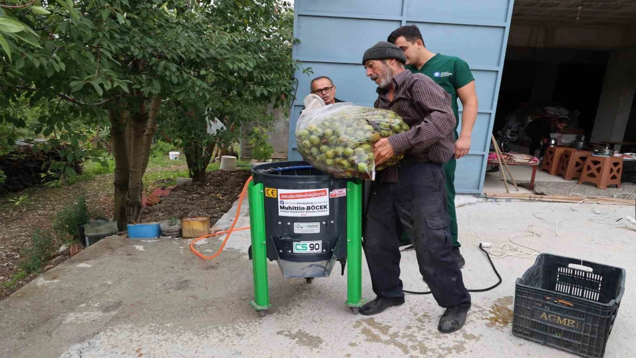 Büyükşehirin ceviz soyma makineleri üreticilerin hizmetinde