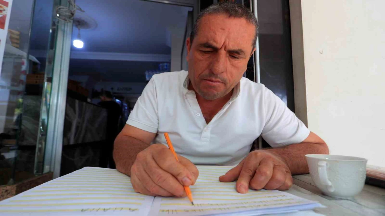 Ehliyet sahibi olabilmek için 48 yaşında okuma-yazma öğrenmeye başladı