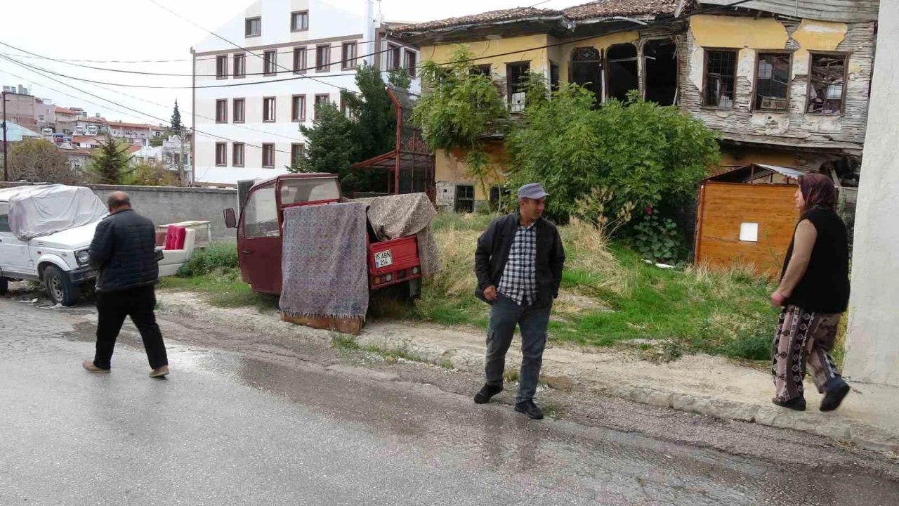 Ev sahibiyle kiracı arasındaki ‘çöp bahçe kavgası bahçenin sınırlarını aştı