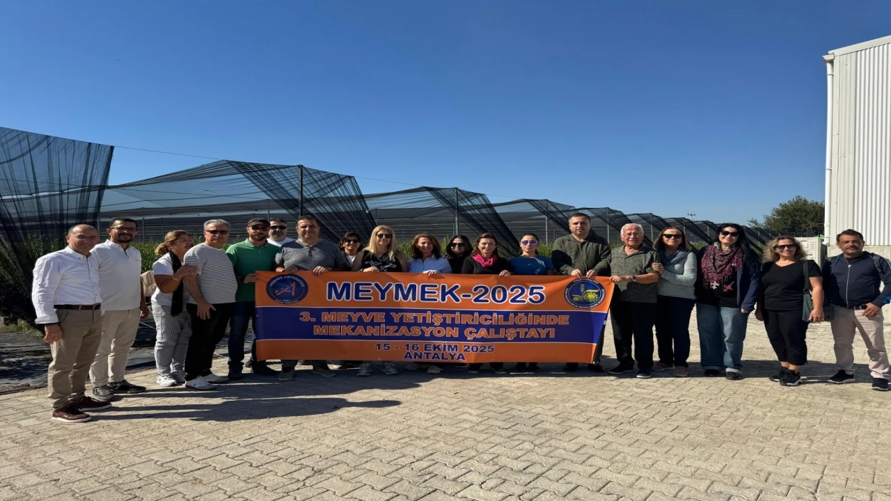 Genç ziraat mühendislerine seslenen Prof. Dr. Cengiz Toker: Bu bir bayrak yarışı. Biz bir yere kadar getirdik, sizler daha ileriye taşıyacaksınız